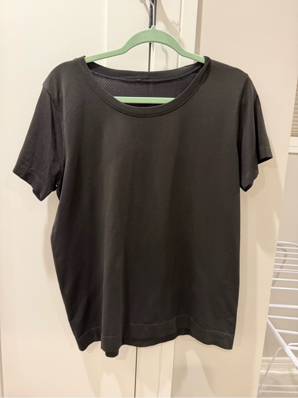 Lululemon Relaxed Fit Swiftly Tee Shirt Black Size 10